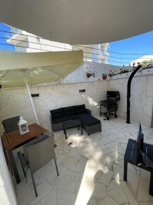 Seaesta Holiday- Modern Studio Apartamento Trogir Exterior foto